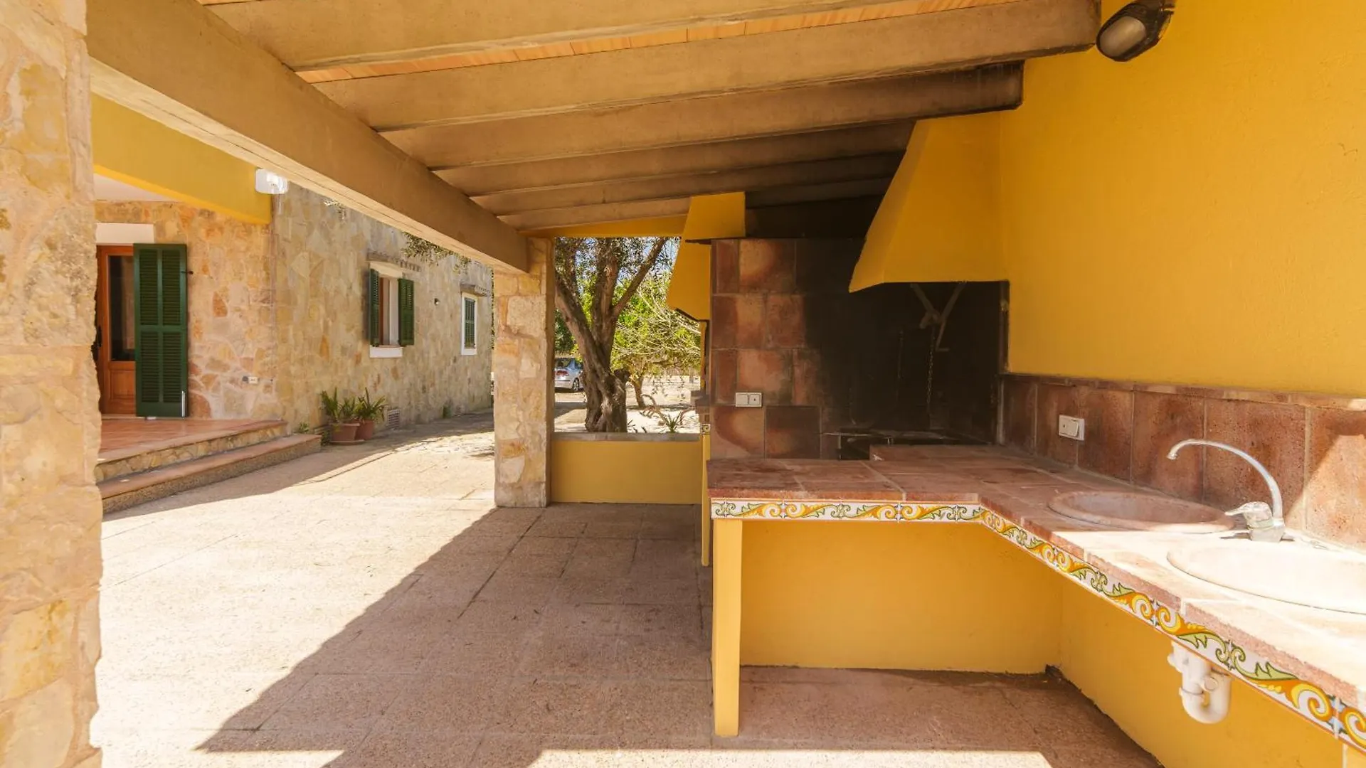 Villa Can Patriarca, For 8 With Pool, Garden And Mountain Views Alcudia Nyaraló