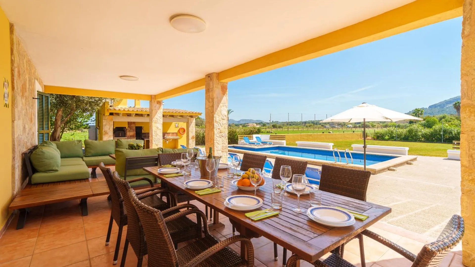 Villa Can Patriarca, For 8 With Pool, Garden And Mountain Views Alcúdia Vakantiehuis