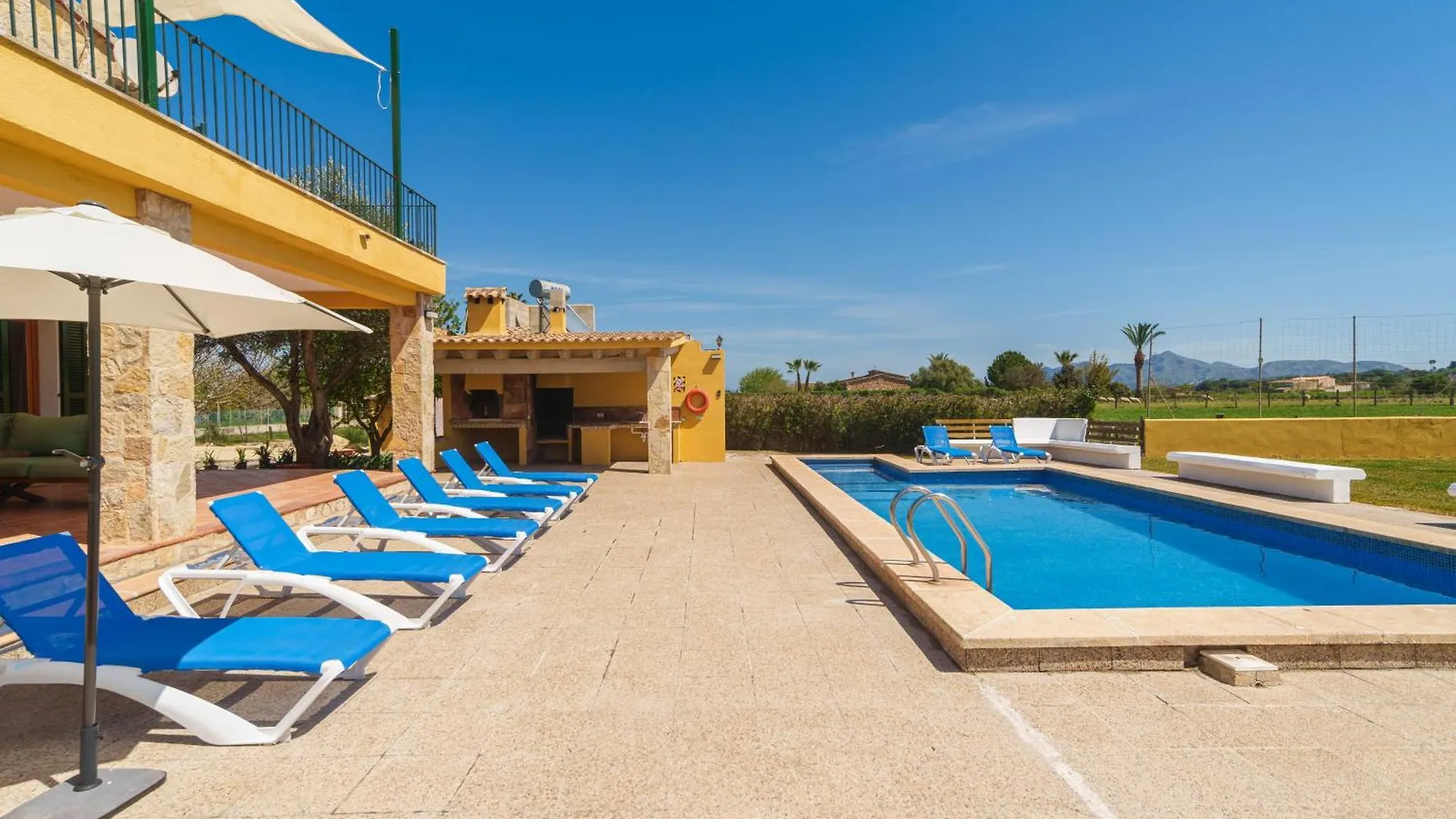 Villa Can Patriarca, For 8 With Pool, Garden And Mountain Views Alcudia