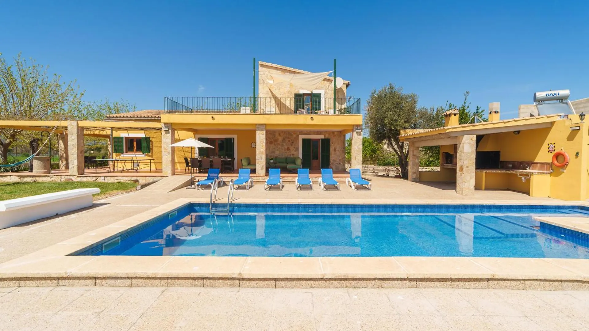 Vakantiehuis Villa Can Patriarca, For 8 With Pool, Garden And Mountain Views Alcúdia Spanje