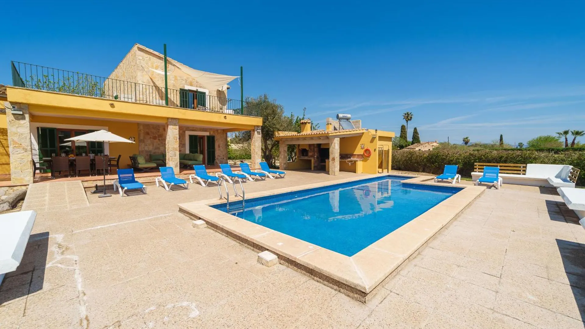 Villa Can Patriarca, For 8 With Pool, Garden And Mountain Views Alcudia